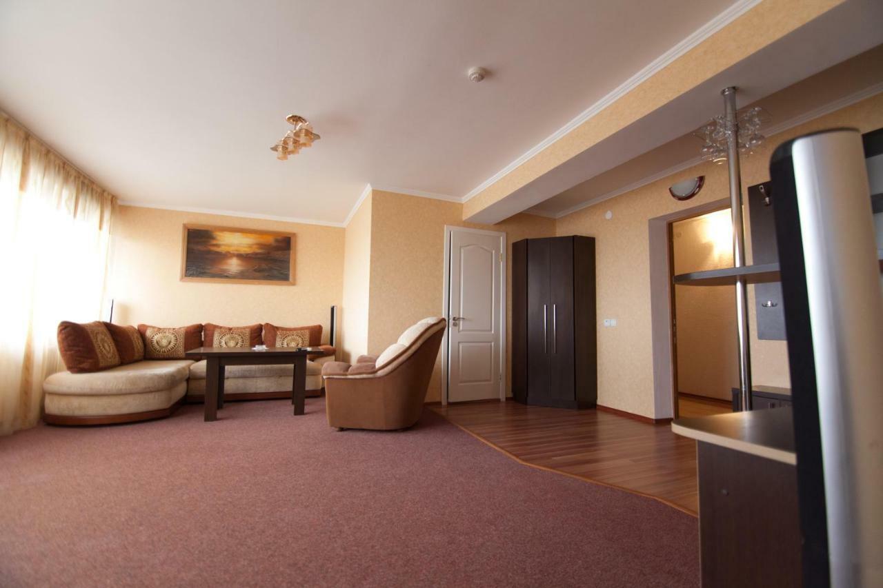 Hotel Prietenia Bender Екстер'єр фото